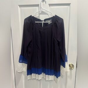 KATE & MALLORY Blue Purply White Pleated Flowy Tie Back Blouse SZ LARGE PreLoved